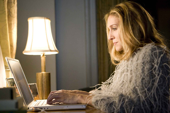 carrie-bradshaw-writing